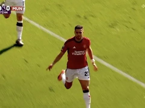 "1 bàn thắng không tưởng của Man Utd"