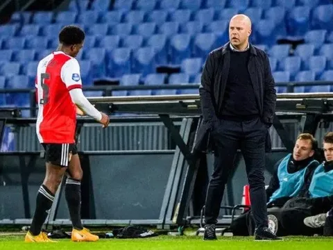 Arne Slot đã chỉ tên cầu thủ 'ngạo mạn' trong đội hình M.U