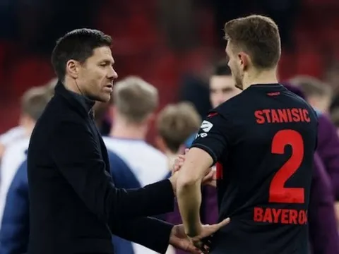 Choáng với Bayer Leverkusen