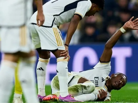 Đánh giá hai phương án chữa cháy cho vị trí trung vệ ở Real