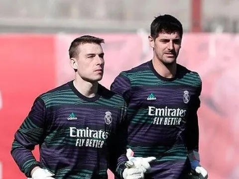 Real nên sử dụng đội hình nào trong chuyến làm khách của Sociedad?