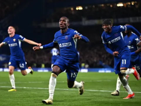 Gục ngã trước Chelsea, Tottenham xa dần top 4