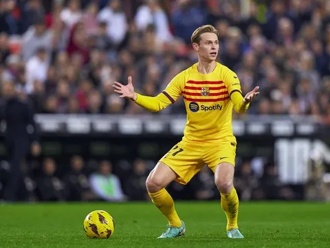 Hòa thất vọng, Barca còn đón hung tin từ De Jong