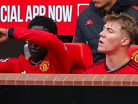 Hojlund hành xử bất ngờ với Ten Hag