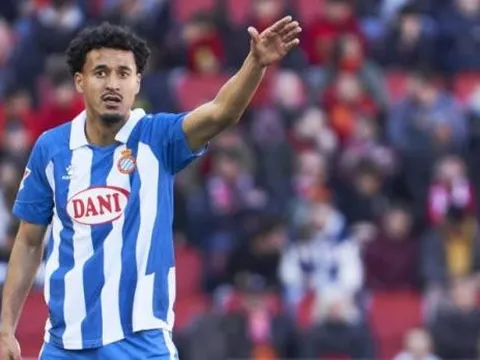 Omar El Hilali hai lần từ chối Barca giữ trung thành với Espanyol