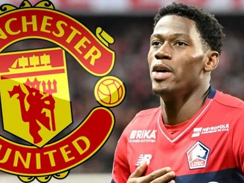 Jonathan David bật đèn xanh, Man United nên nắm lấy cơ hội