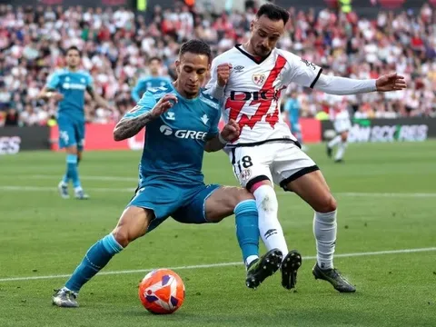 Antony cùng đồng đội bất bại 8 trận