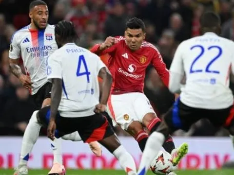 Sơ đồ 3-4-3 sẽ đẩy MU vào 'cửa tử' trước Chelsea?