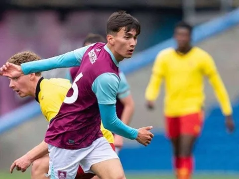 Brandon Ly - Sao trẻ Burnley khao khát khoác áo ĐT Việt Nam là ai?