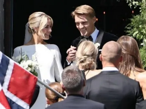 Martin Odegaard tổ chức lễ cưới tại Oslo, dàn sao Arsenal góp mặt
