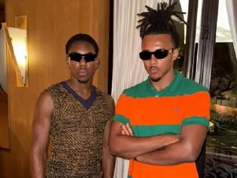 Ảnh chụp với Lewis‑Skelly thổi bùng tin đồn Kounde về Arsenal