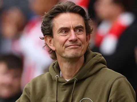 Vì sao Tottenham đá 2 trận giao hữu liên tiếp trong 4 tiếng?