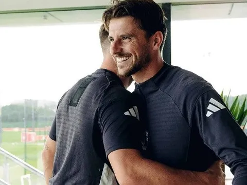 Carrington hoàn tất nâng cấp, MU sẵn sàng cho mùa giải mới