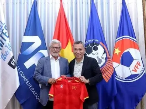 HLV Calisto trở lại Việt Nam, đề xuất hợp tác mạnh với Bồ Đào Nha