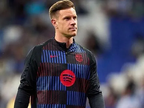 Barca bất ngờ khôi phục băng đội trưởng cho Ter Stegen sau mâu thuẫn