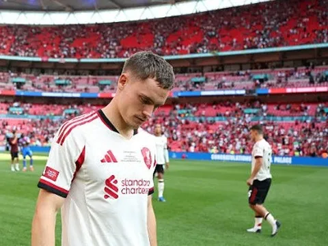 Wirtz, Ekitike buồn bã khi hụt danh hiệu đầu tiên cùng Liverpool