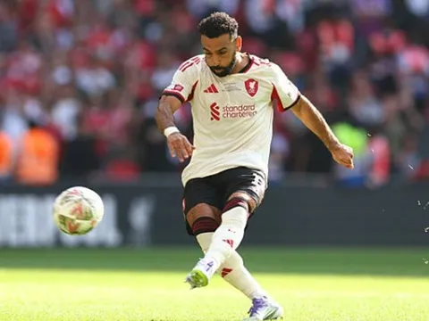 Salah sút hỏng penalty, Palace đánh bại Liverpool giành Siêu cúp Anh