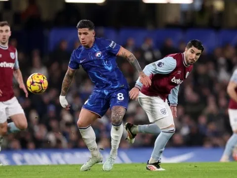 Gary Neville: Enzo Fernandez đã thay đổi trận đấu, giúp Chelsea giành 3 điểm