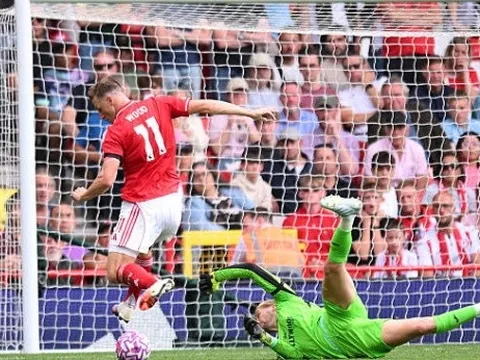 Tiền đạo 33 tuổi lập cú đúp, Forest nhấn chìm Brentford