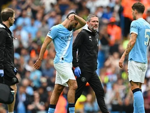 Tân binh Man City rời sân chỉ sau 23 phút