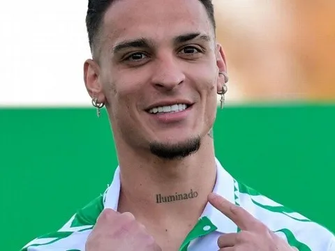 Real Betis ra mắt dòng thời trang lấy cảm hứng từ Antony