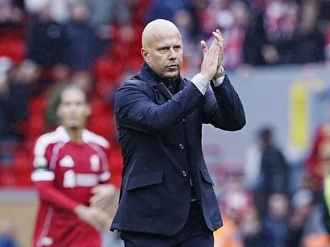 Liverpool chiến thắng 2-1, Arne Slot khen ngợi tinh thần đội