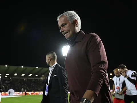 Mourinho thất vọng với Benfica dù giành chiến thắng
