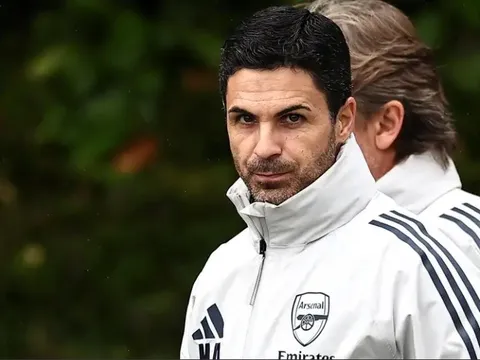 Arteta muốn dàn sao Arsenal ''giữ đôi chân trên mặt đất''