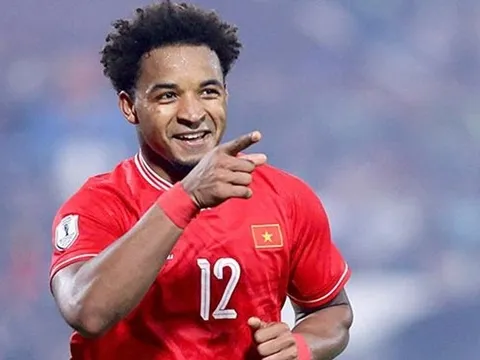 Xuân Son khao khát đá chính, HLV Kim Sang-sik được khuyên thận trọng