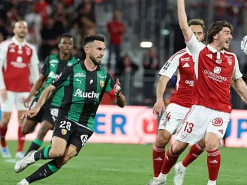 Lens ngược dòng cầm hòa Brest 3-3 dù bị dẫn trước ba bàn