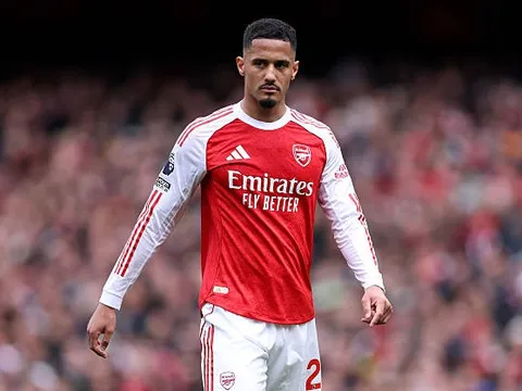 Saliba kêu gọi toàn đội Arsenal "đá chết bỏ" vì ngôi vương