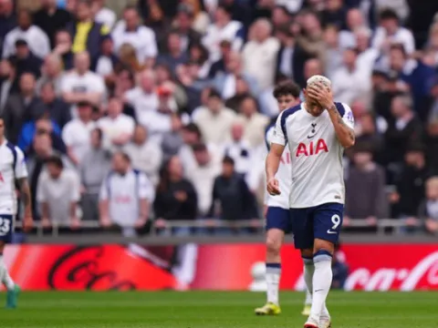 Tottenham và West Ham tranh suất trụ hạng tại Ngoại hạng Anh