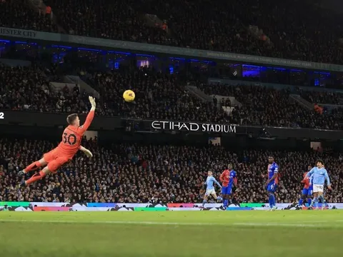 Làm Man City mất điểm ngay ngày ra mắt, Dean Henderson hào hứng