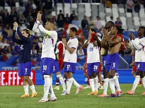Sếp Bayern chỉ trích vụ Real chiêu mộ Mbappe