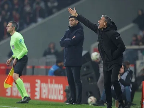 Luis Enrique thất vọng sau khi mất điểm ở phút bù giờ