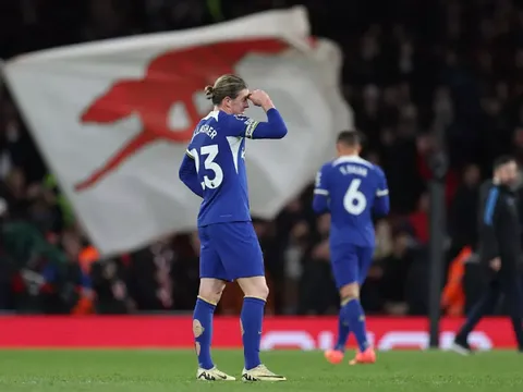 Thua trắng 5 bàn, CĐV Chelsea vạch tội Pochettino