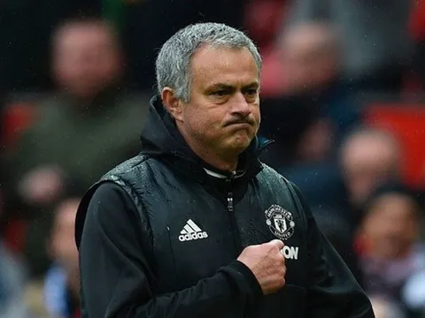 Mourinho nói thẳng về sự khác biệt với Ten Hag