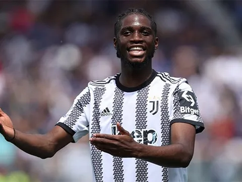 Samuel Iling-Junior khiến 3 đội bóng tại EPL tranh giành