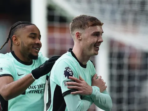 Chelsea may mà còn có Cole Palmer