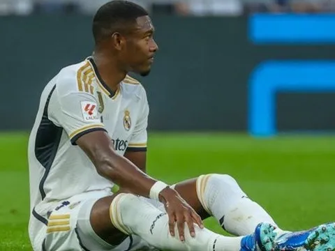 Alaba lên tiếng về chấn thương dây chằng