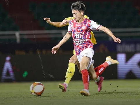 SLNA biếu quà khó tin cho TP.HCM phút 90+1; Hà Nội hú vía trước Hà Tĩnh