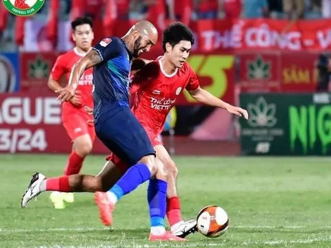 Mất nguời từ sớm, bị dẫn bàn, Thể Công Viettel vẫn giành điểm trước Bình Định