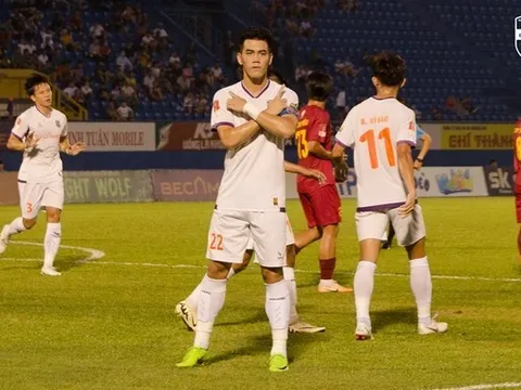 Bình Dương phả hơi nóng vào cuộc đua vô địch; Thanh Hóa gây thất vọng