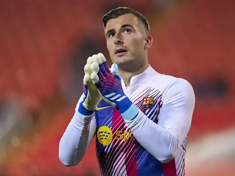 Barca chốt tương lai kép phụ tài năng