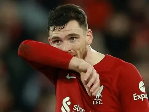 Klopp báo tin Robertson, fan Liverpool lắc đầu
