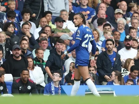 3 "người hùng" xuất hiện trong nghịch cảnh của Chelsea
