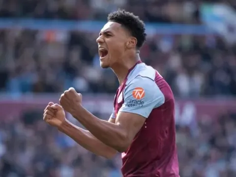 5 cầu thủ xuất sắc nhất Premier League vòng 33