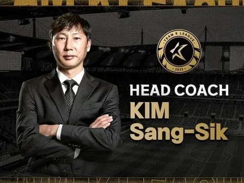 HLV Kim Sang-sik dẫn dắt ĐT Việt Nam; 'Cầu thủ U23 cả tháng không đá phút nào'