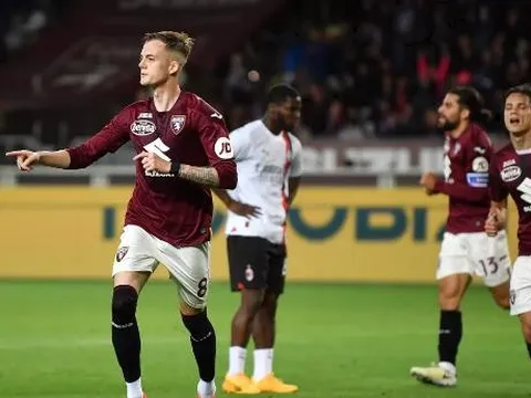 Đá như không đá, AC Milan thảm bại