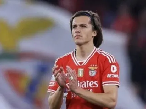 Thắng 10 pha đấu tay đôi: Hậu vệ trái gửi lời nhắn mạnh mẽ đến Ten Hag